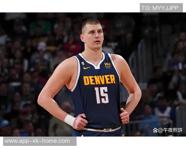 华子故作淡定扒拉约基奇裁判未吹哨引发热议 华子故作淡定扒拉约基奇裁判未吹哨引发热议