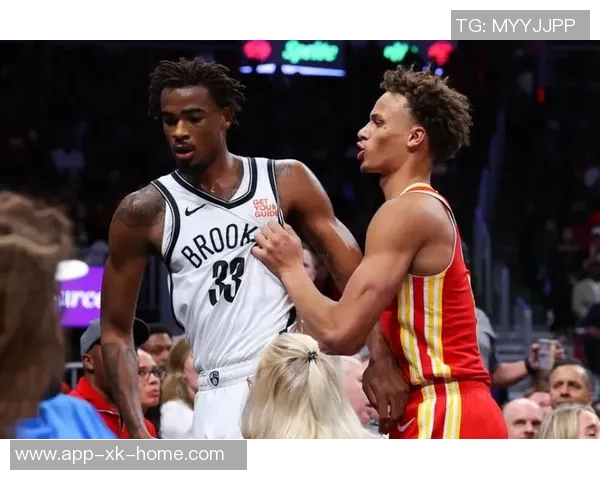 克拉克斯顿全能表现助球队获胜9投7中贡献15分9板4助3断3帽正负值1 克拉克斯顿全能表现助球队获胜9投7中贡献15分9板4助3断3帽正负值1