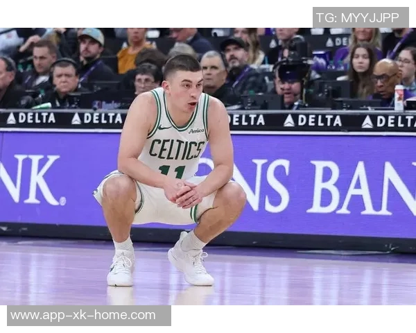 前NBA球员质疑布朗何时能获得认可50分双料MVP带领残阵绿军排第三